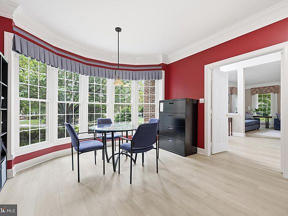 5th image of 5019 Tothill Dr