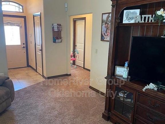 3rd image of 3616 Arcadia Dr