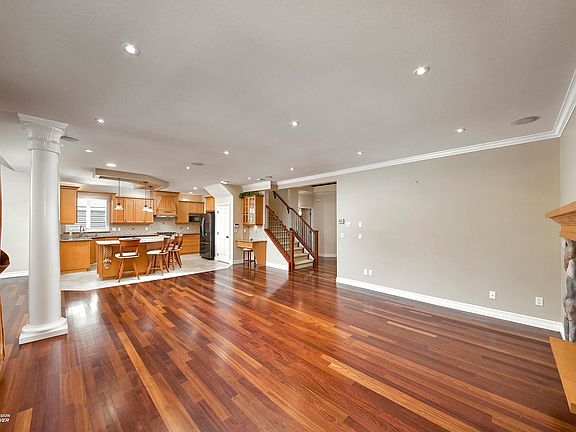4th image of 15527 37a Ave