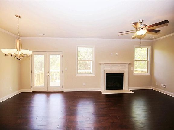 3rd image of 192 Braemore Mill Dr
