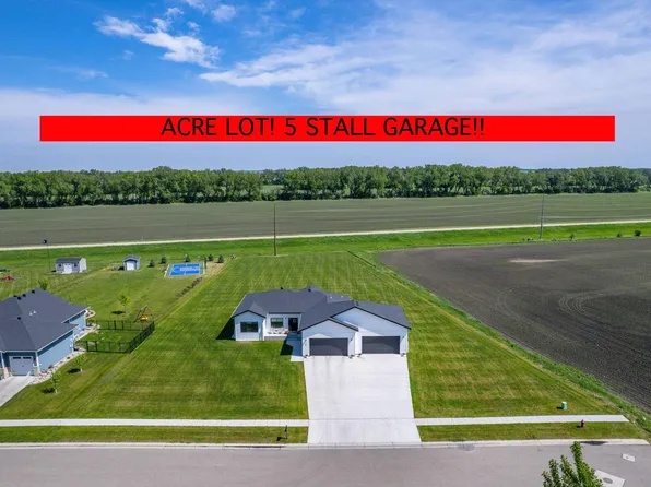 1426 W Summerwood Trl, Dilworth, MN 56529