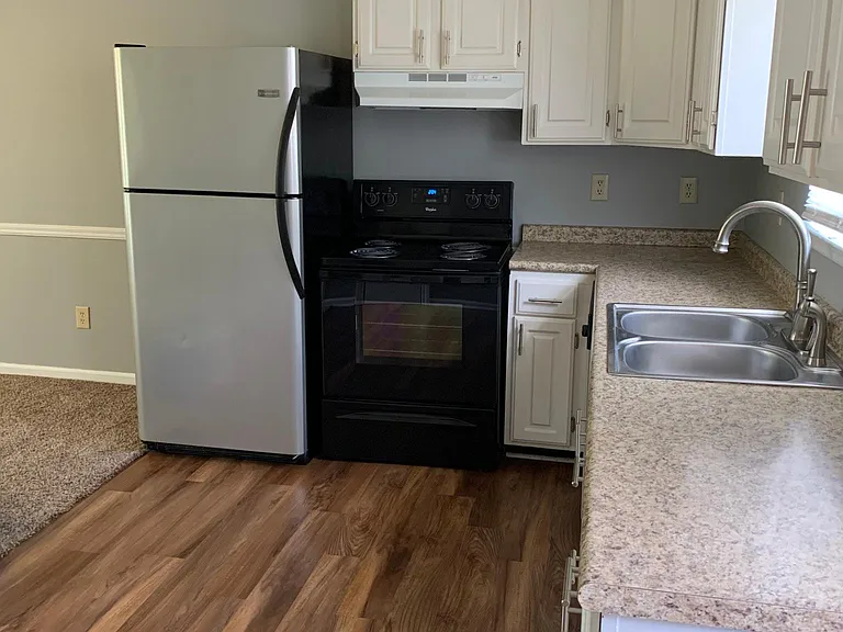 202 Reeves St — Photo 10