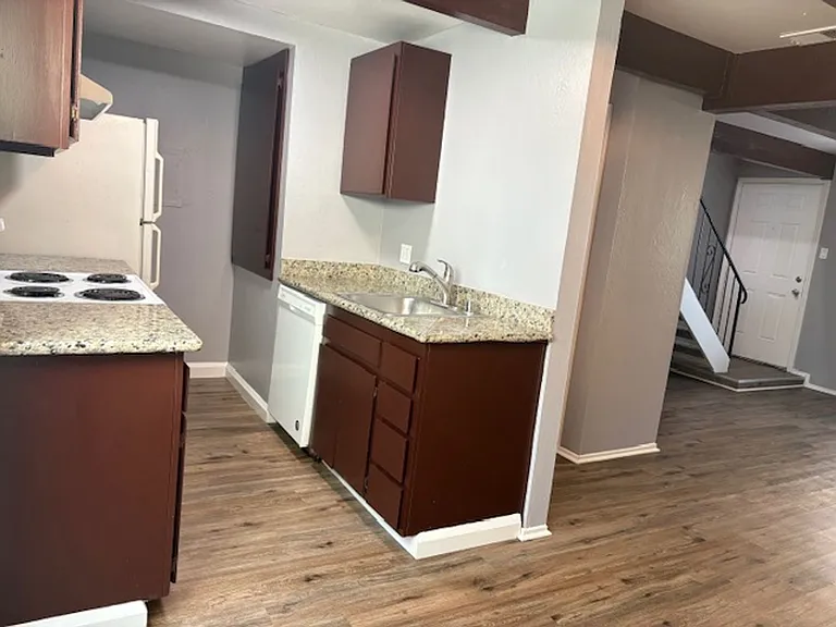 2620 C St — Photo 9