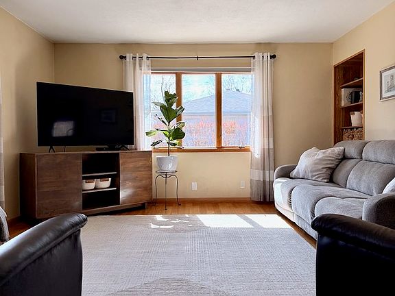 5th image of N1443 Greenwood Rd