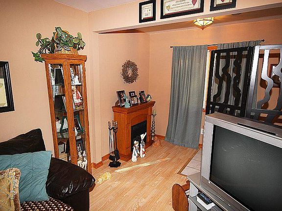 4th image of 52301 Forestbrook Ave