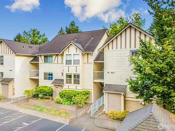 2nd image of 4423 249th Terrace SE