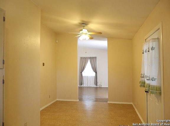 5th image of 5103 VILLAGE CREST DR