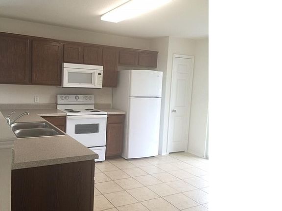 2nd image of 208 Kingfisher Ln