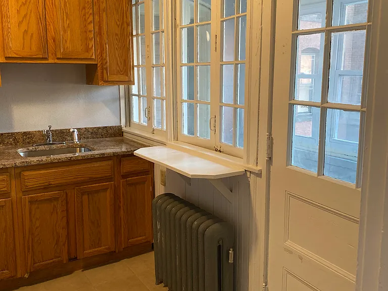15 Irving St #1L — Photo 6