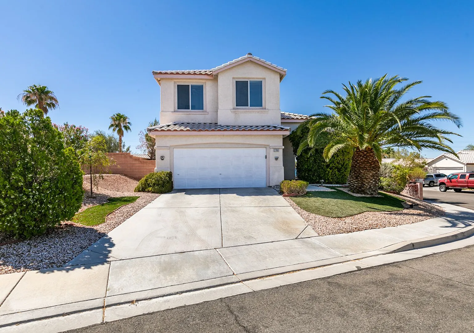 Charming Henderson Home on a Corner Cul-de-Sac Lot — Photo 1