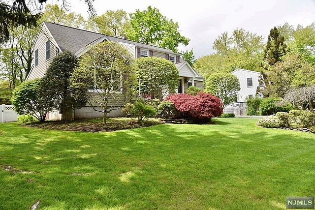 2nd image of 34 Woodfield Rd