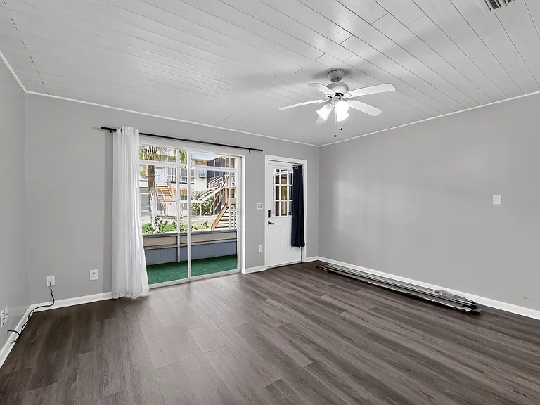 5396 4th St N #101 — Photo 12