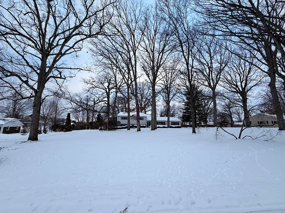 208 Southridge Rd