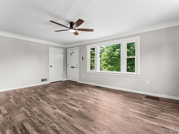 5th image of 712 Hill Rd