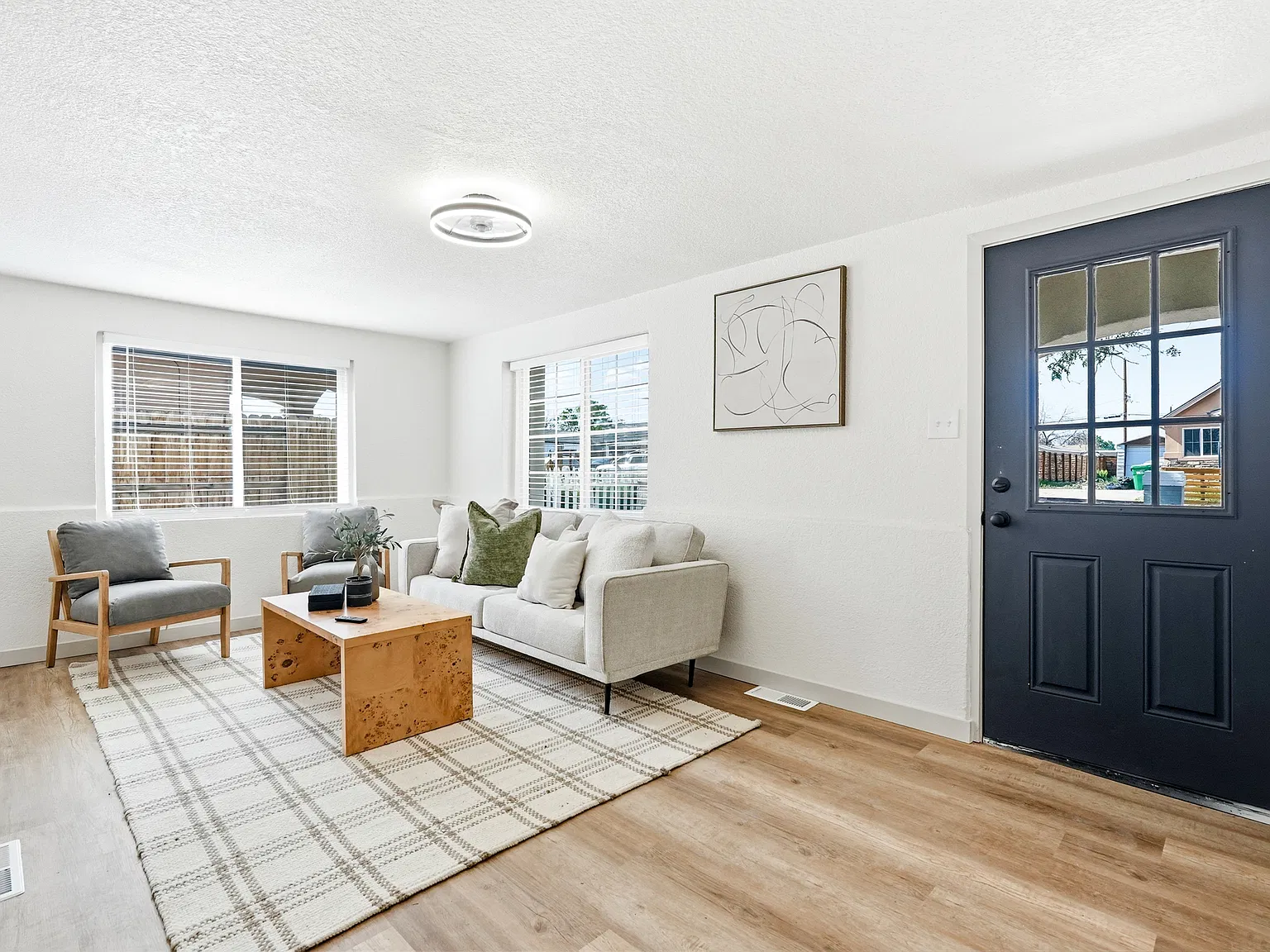 5 bed, 1440 sqft, $3,000 — Photo 3