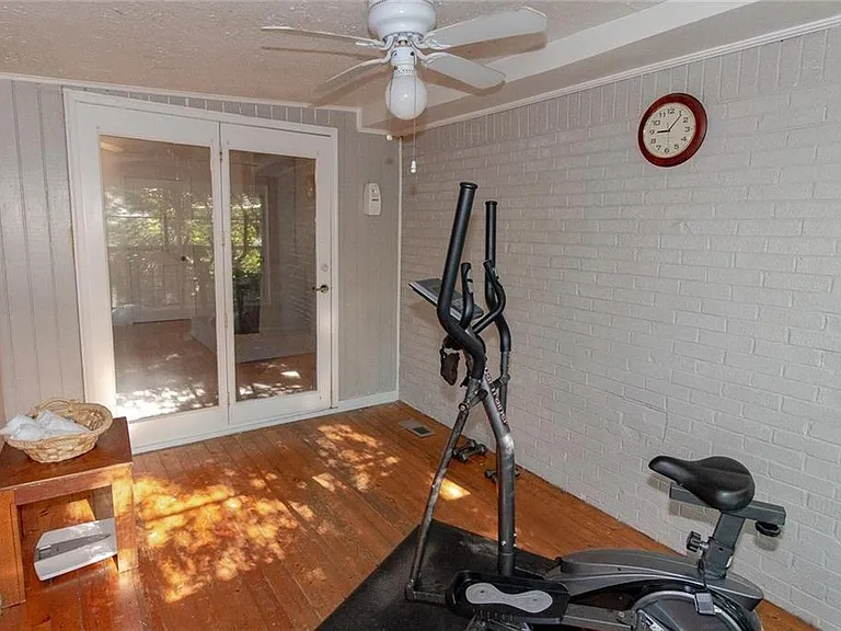 4279 Webb Rd — Photo 9