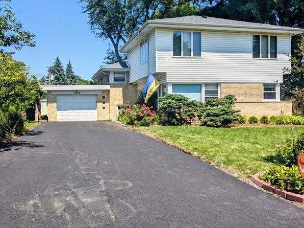 424 Brook Ln, Glenview, IL 60025