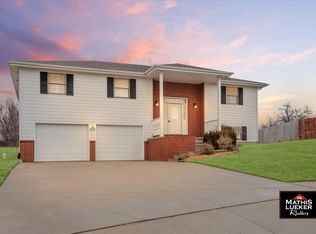 2109 Sunflower Dr, Junction City, KS 66441
