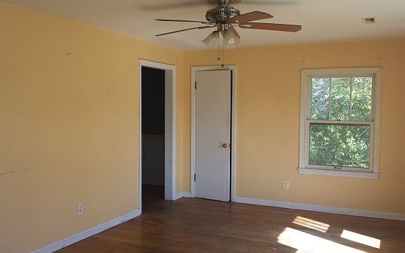 3rd image of 103 Mill St