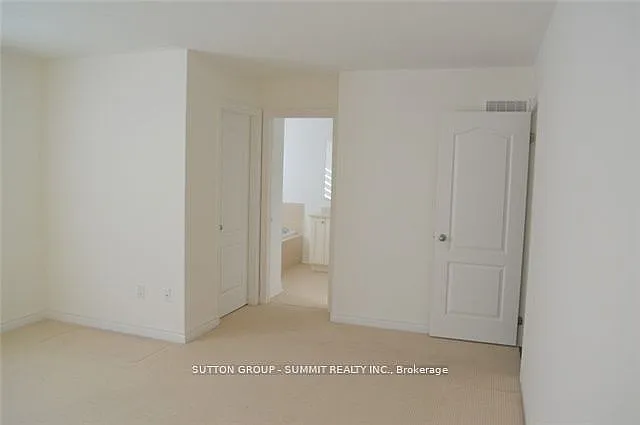 36 Denali Cres — Photo 15