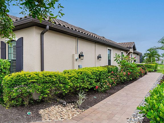 2nd image of 15231 Tolmino St
