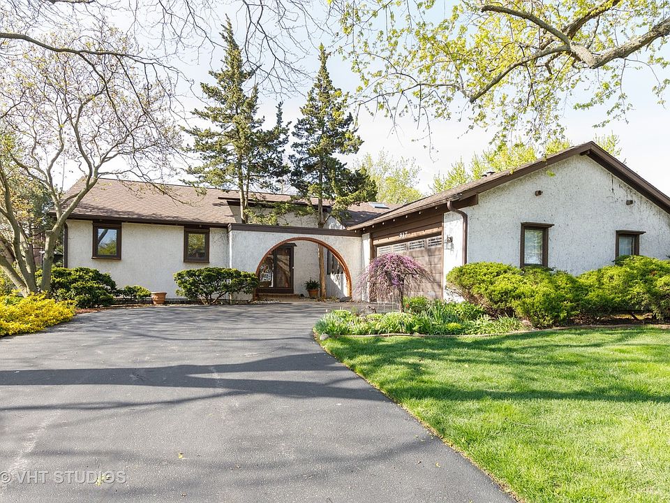 1st image of 917 Claremont Dr