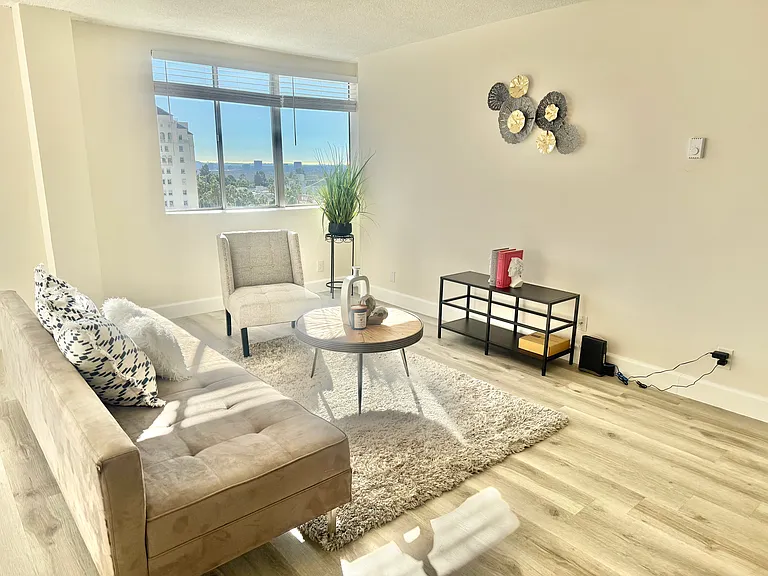Madison Apartments — Photo 36