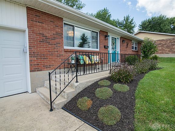 3rd image of 935 Kerns Dr