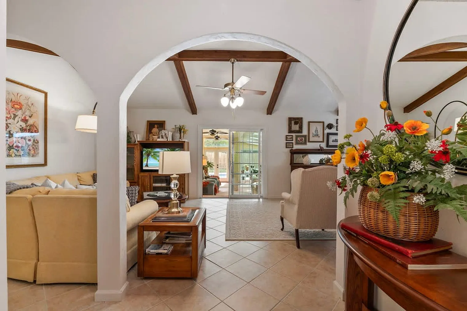 4 bed, 2.0 bath, 1722 sqft, $5,085 — Photo 2