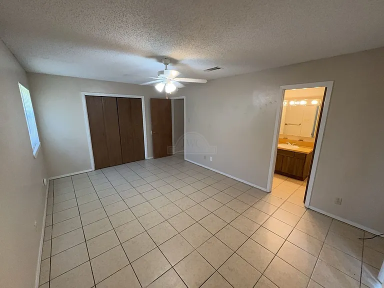 2110 Hinkle Ave — Photo 15