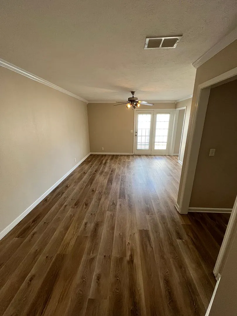 Beautifully Renovated Townhouse in the Blackman Area! — Photo 4