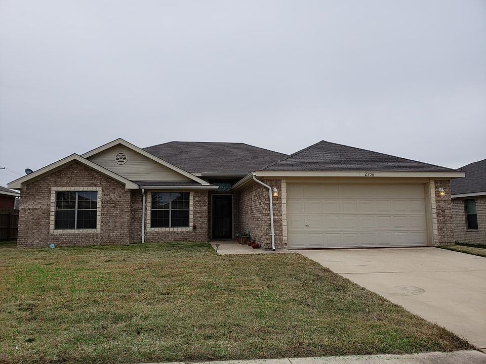 1st image of 2306 Merle Dr