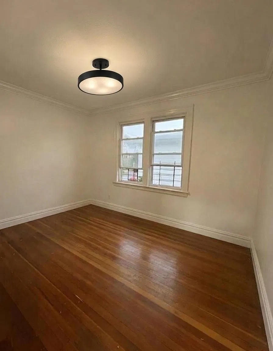 3 bed, 900 sqft, $2,900 — Photo 3