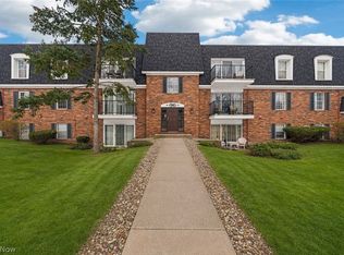 1900 King James Pkwy APT 203, Westlake, OH 44145