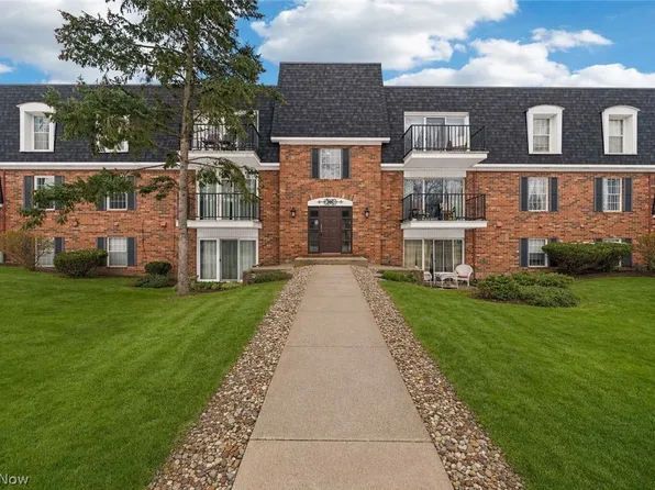 1900 King James Pkwy APT 203, Westlake, OH 44145