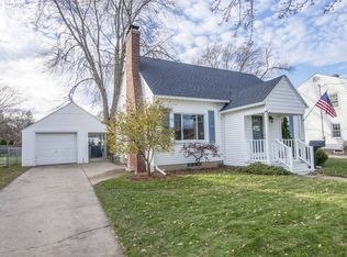 408 Birney St, Essexville, MI