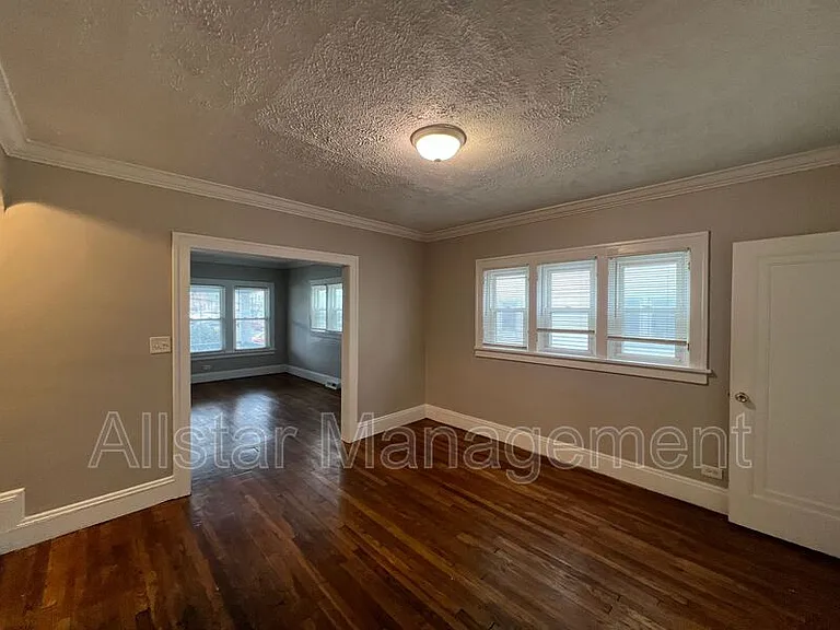 3301 Washington Blvd — Photo 9