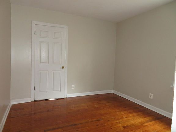 4th image of 7361 Milan Ave