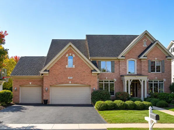 40W339 Oliver Wendell Holmes St, St Charles, IL 60175