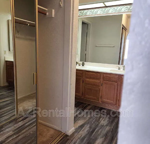 609 E Mesquite Cir #B106 — Photo 5