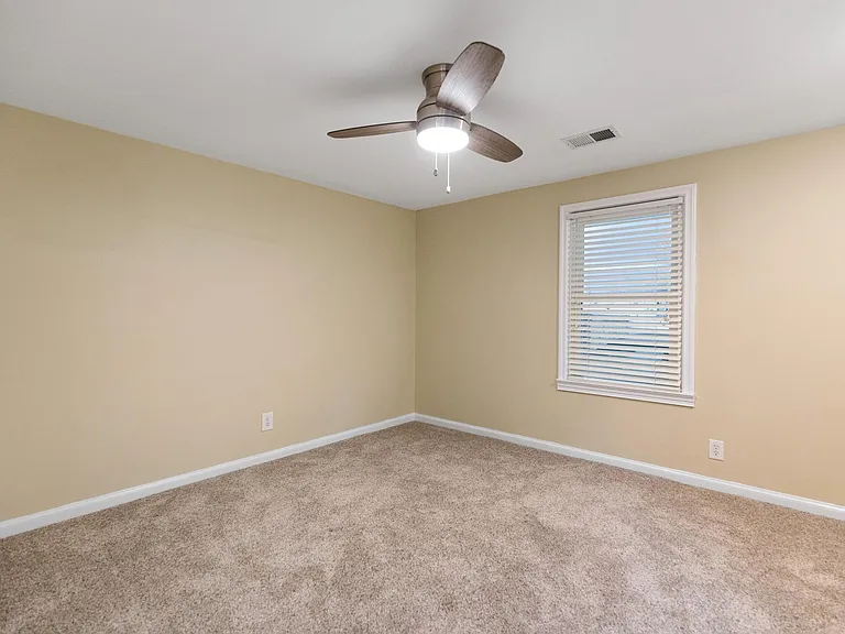 Large Office/Den or Bedroom 2nd view