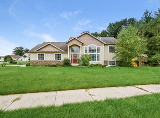 1290 Hillbrook Ct NE, Belmont, MI 49306