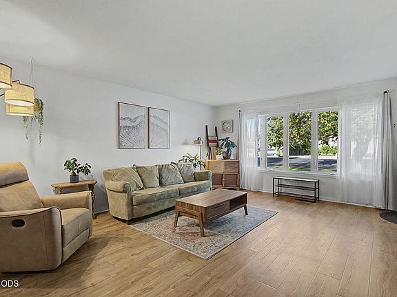 5th image of 3608 Hope St