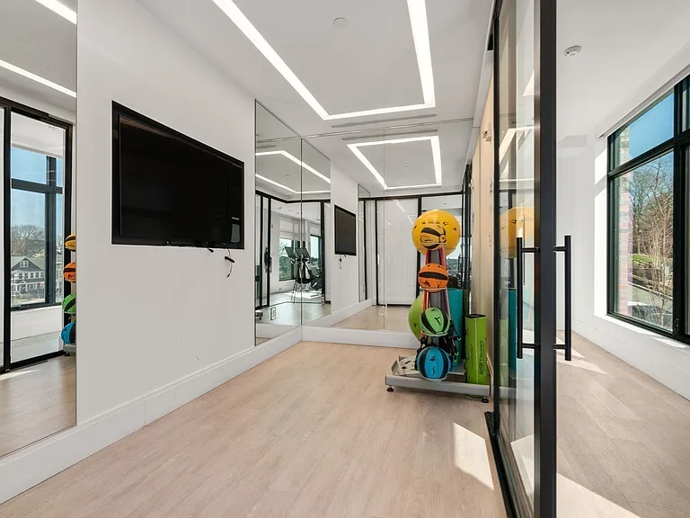 191 Washington St #306 — Photo 14