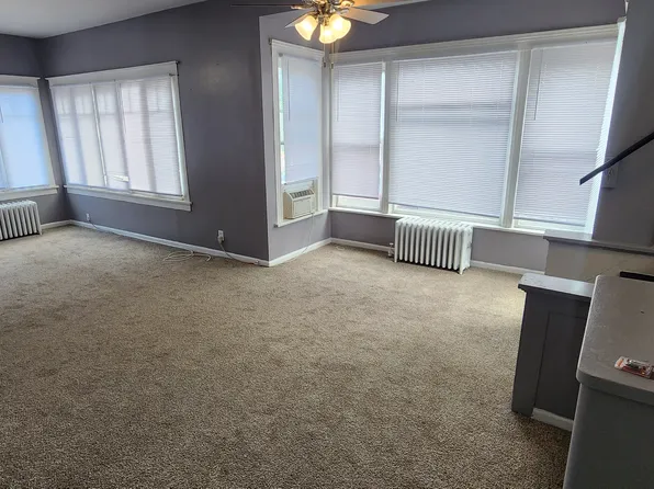 105 S Lancaster Ave #105, Aurora, IL 60506