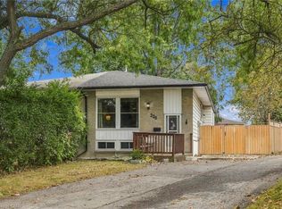 228 Golden Orchard Dr, Hamilton, ON L9C 6J7