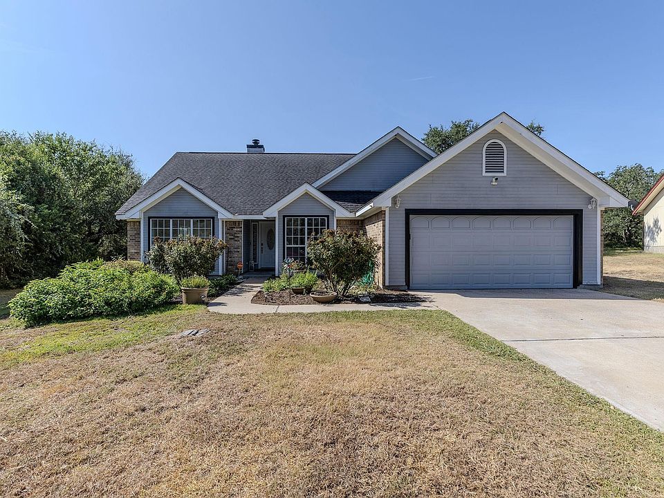 1st image of 703 Post Oak Cir