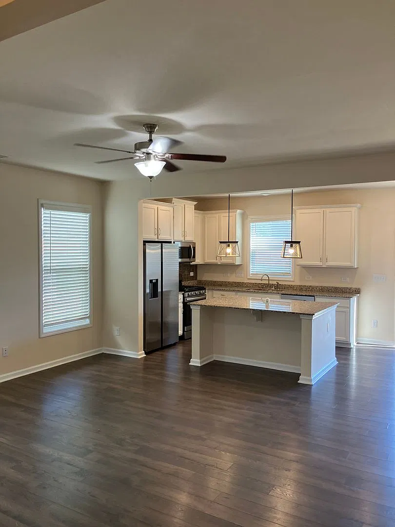 Lovley Townhome in Townes at Sherrills Ford — Photo 2