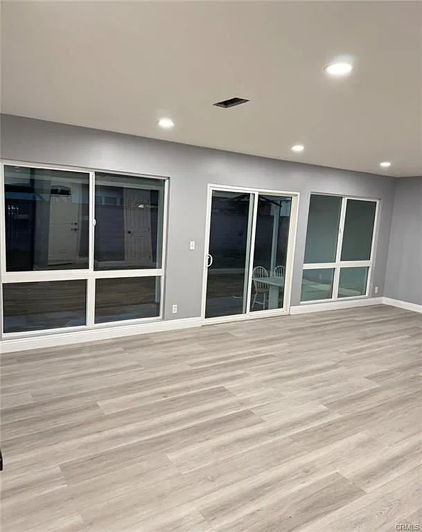 3 bed, 2.0 bath, 1219 sqft, $4,000 — Photo 4