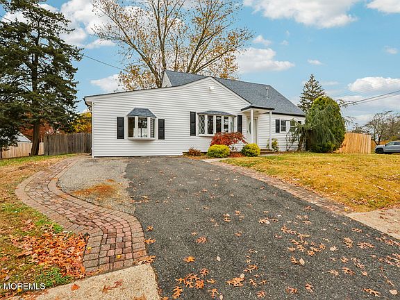 3rd image of 1100 Green Grove Road